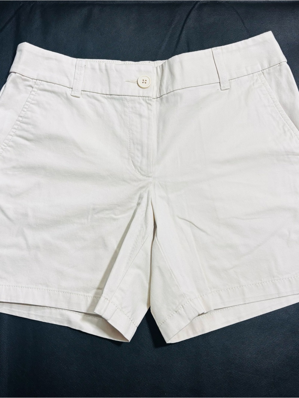 Women’s Loft Beige Chino Shorts NWT 6” Inseam Size 2